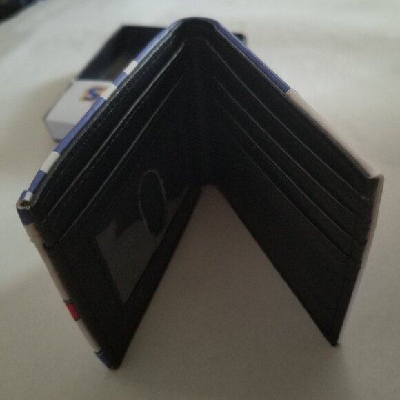 Sega Sonic The Hedgehog Bifold Wallet - Picture 5 of 7